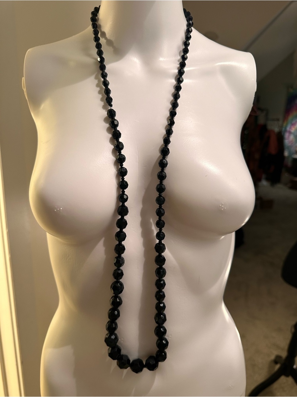 ⭐️ Vintage Long Graduated Black Beaded Necklace